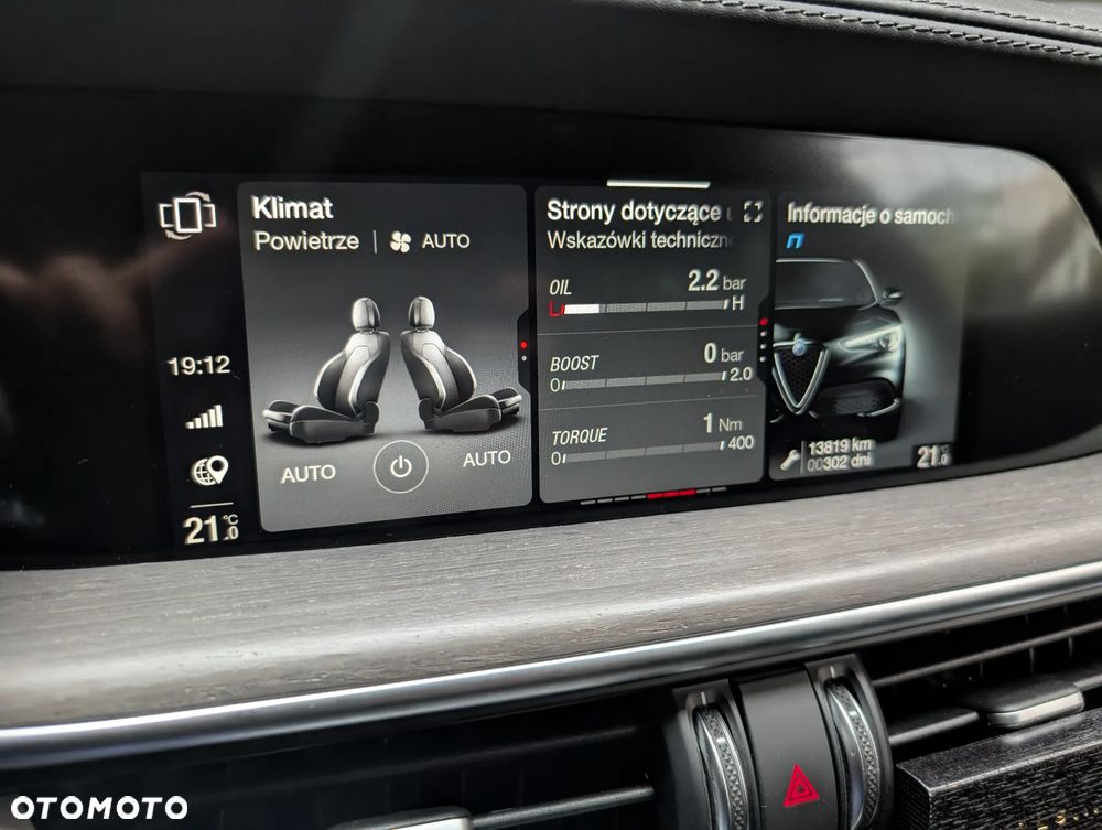 Alfa Romeo Stelvio 2.0 Turbo 16V AT8-Q4 Ti - 14