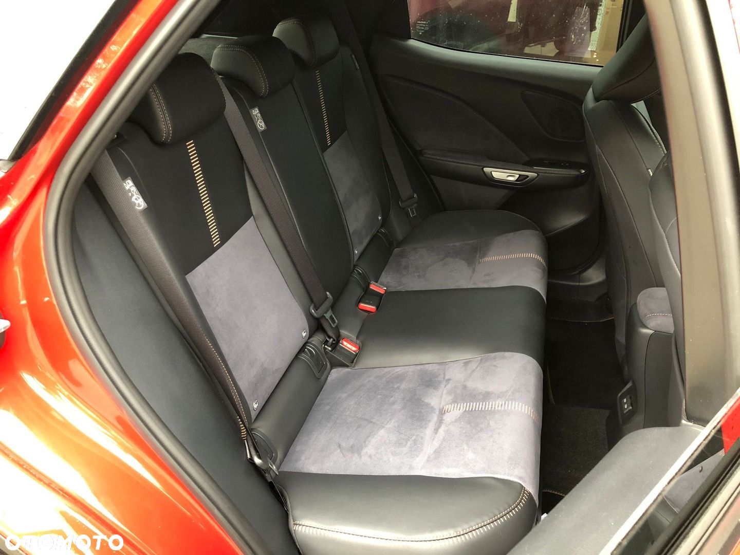 Lexus LBX 1.5 Hybrid Cool - 27