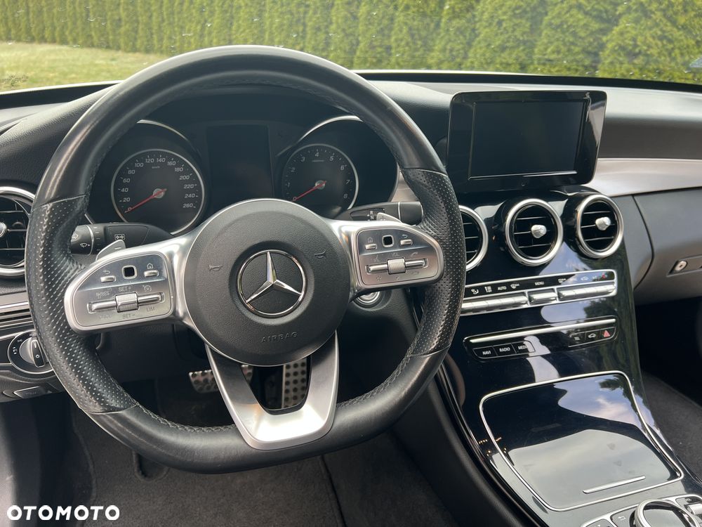 Mercedes-Benz Klasa C 180 9G-TRONIC AMG Line - 20