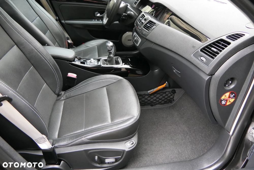 Renault Laguna dCi 150 FAP Bose - 22