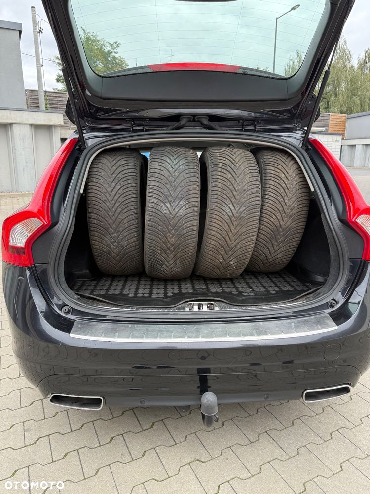 Volvo V60 D4 Drive-E Momentum - 11