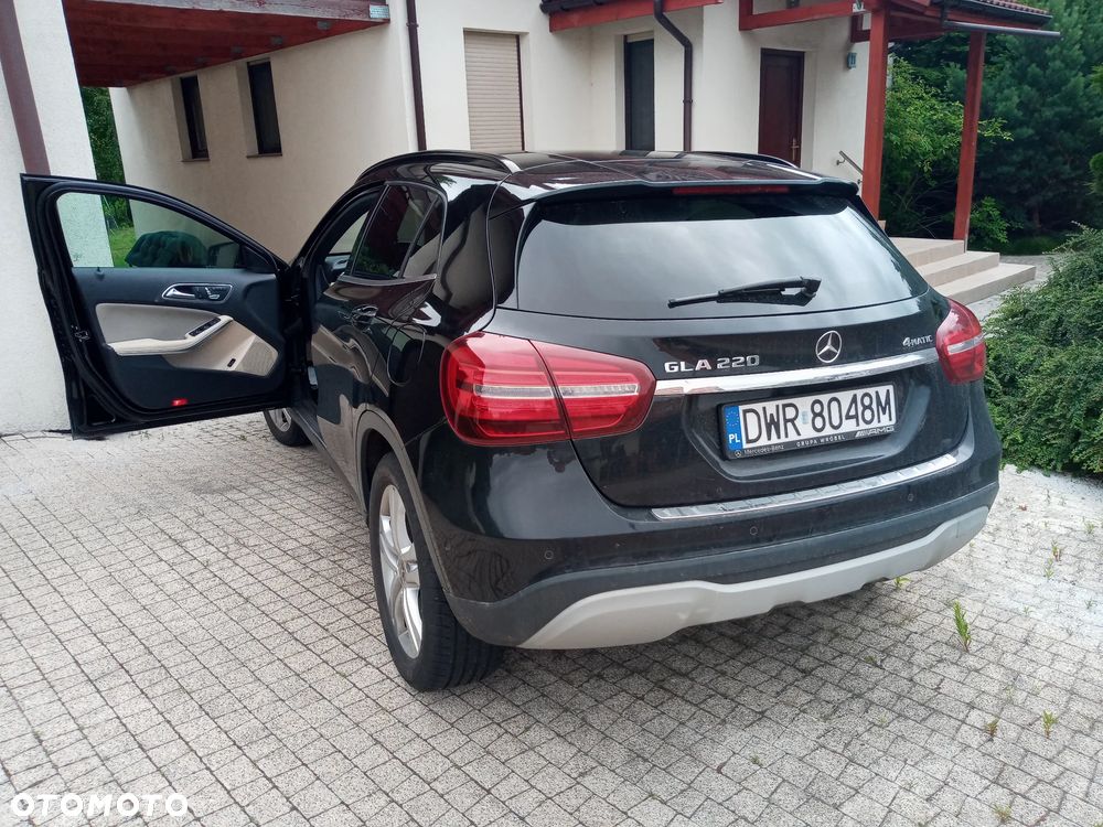 Mercedes-Benz GLA 220 4-Matic - 4