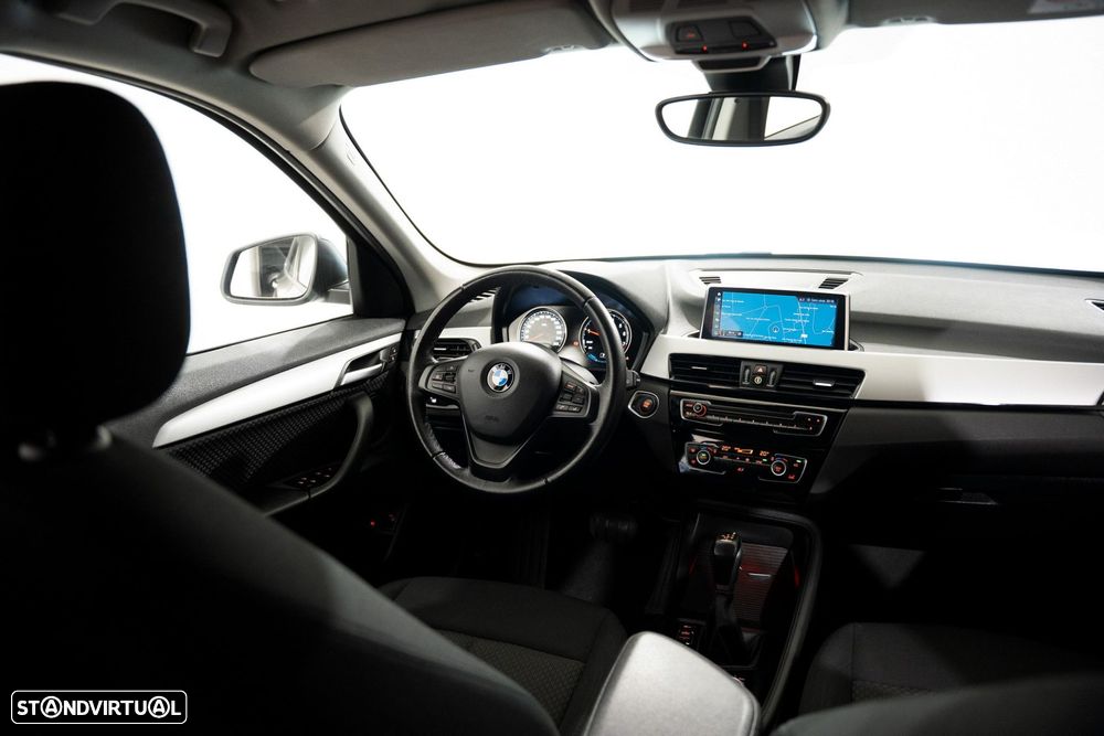 BMW X1 25 e xDrive Corporate Edition - 4