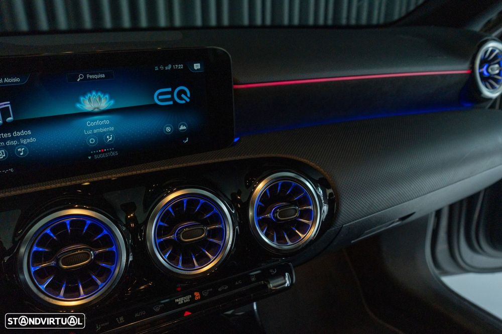 Mercedes-Benz A 250 e AMG Line - 18