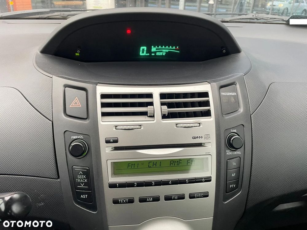 Toyota Yaris 1.0 Terra - 10