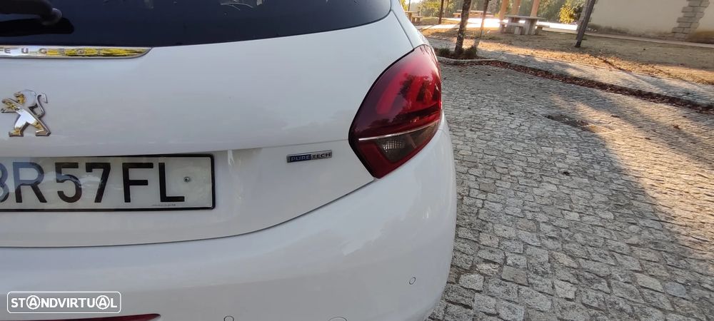 Peugeot 208 1.2 PureTech Style - 17