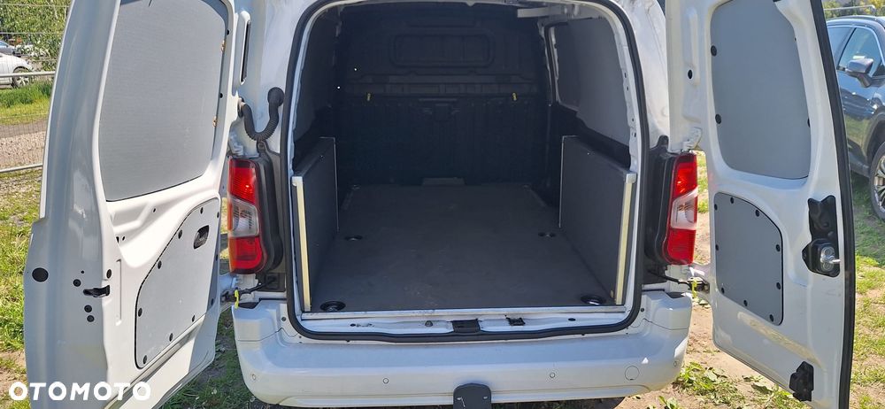 Toyota Proace City 1.5 D-4D Long 2,4t Comfort - 15