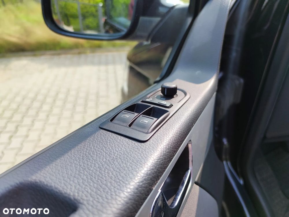 Volkswagen Multivan - 29