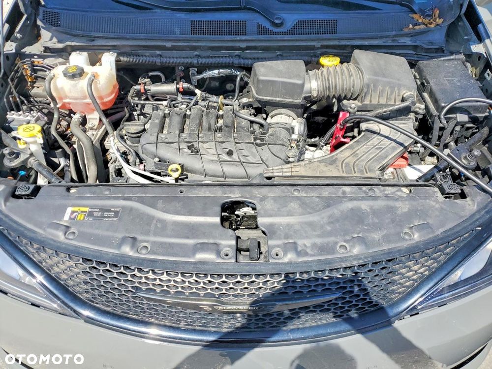 Chrysler Pacifica - 11