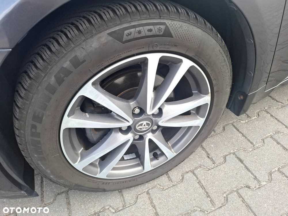 Toyota Avensis 1.8 Premium - 10