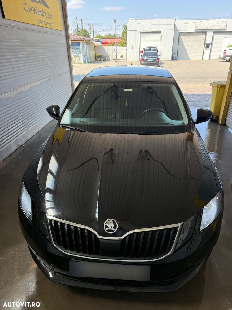 Skoda Octavia 1.6 TDI DSG Style - 4