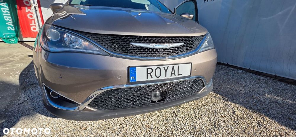 Chrysler Pacifica - 10