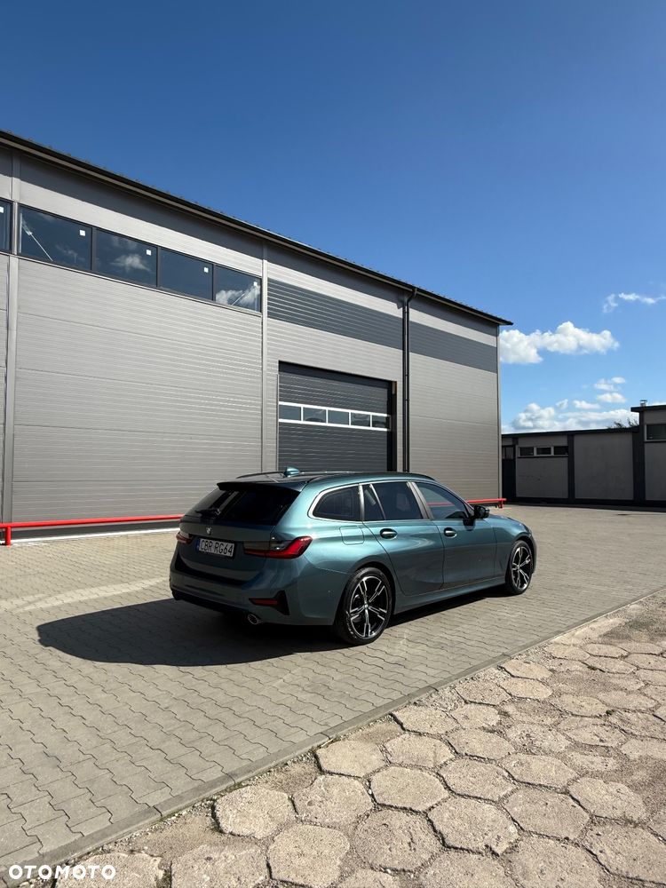 BMW Seria 3 318d - 38