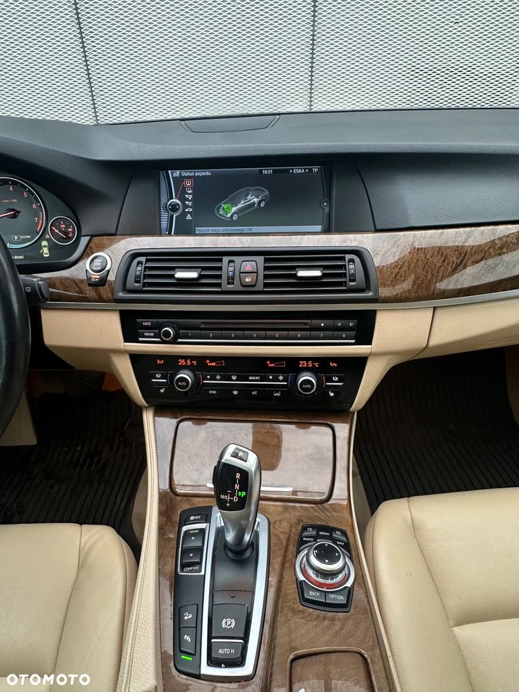 BMW Seria 5 528i xDrive Luxury Line - 19