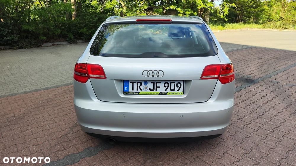 Audi A3 Sportback 1.6 TDI DPF Attraction - 7