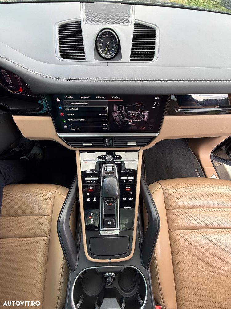 PORSCHE Cayenne 2022 — imagine 31