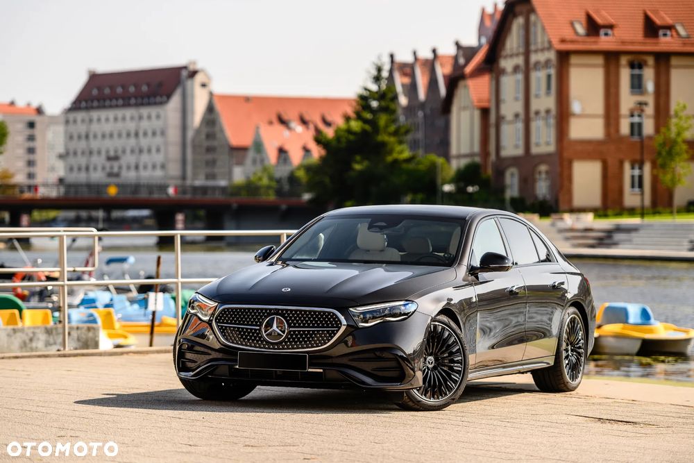 Mercedes-Benz Klasa E 200 mHEV 4-Matic AMG 9G-Tronic - 4