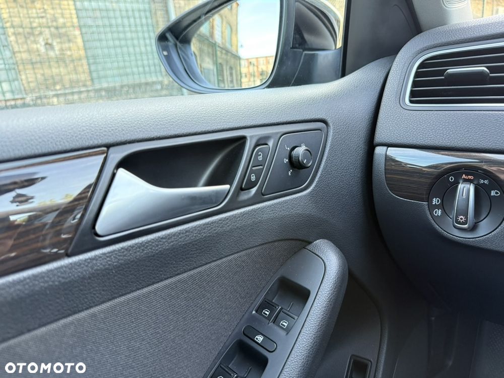Volkswagen Jetta 2.0 TDI DPF BMT Comfortline - 21