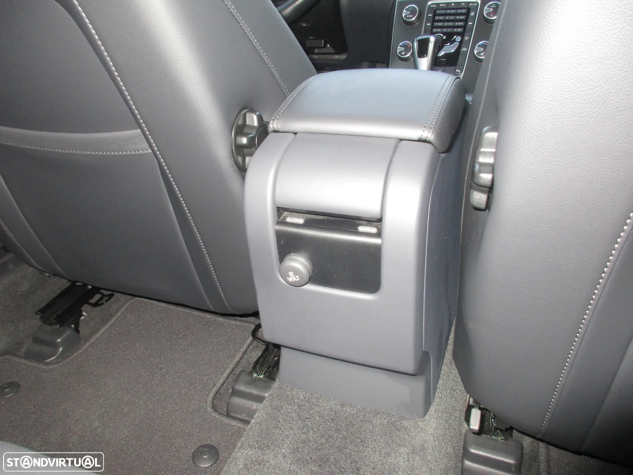 Volvo V60 2.0 D4 Momentum - 17