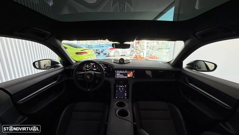 Porsche Taycan Standard - 33