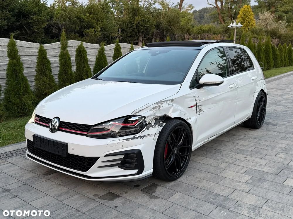 Volkswagen Golf GTI (BlueMotion Technology) DSG Performance - 4