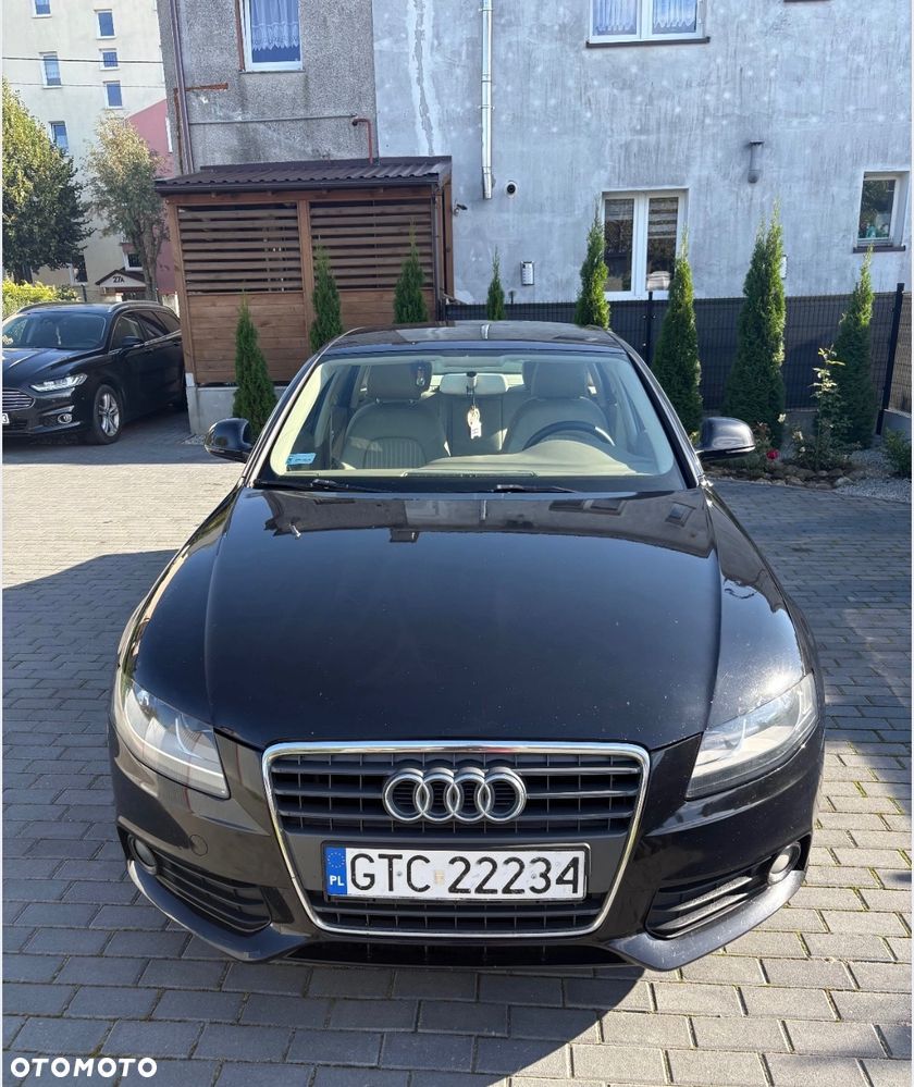 Audi A4 Limousine - 1