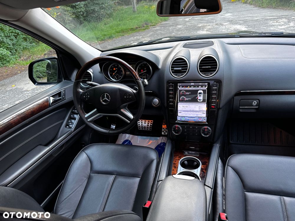 Mercedes-Benz GL 450 - 11