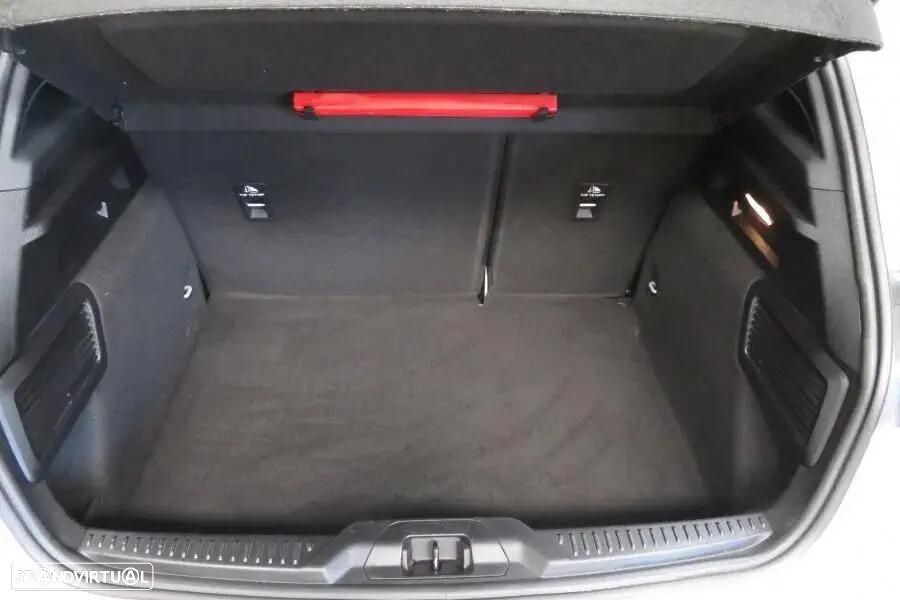 Ford Focus 1.0 EcoBoost MHEV ST-Line - 16