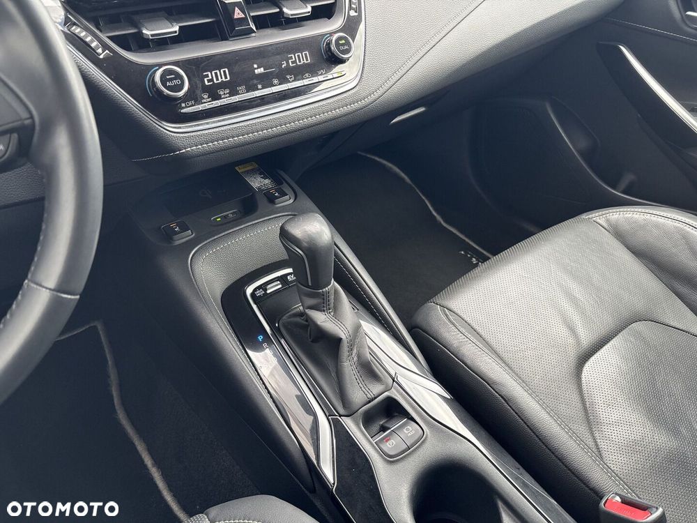 Toyota Corolla 2.0 Hybrid Comfort - 18