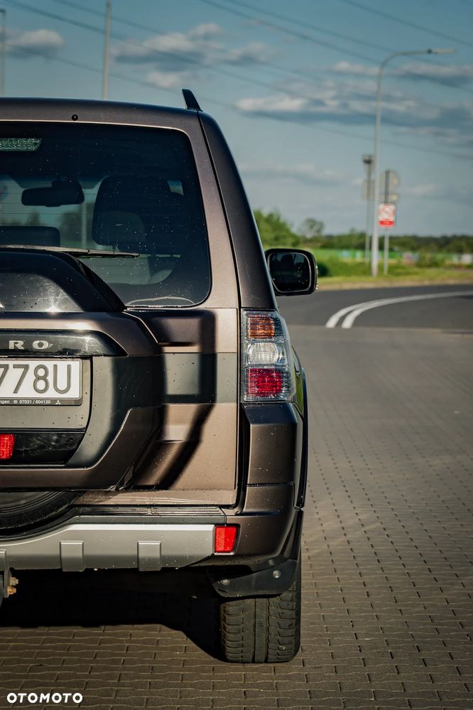 Mitsubishi Pajero - 11