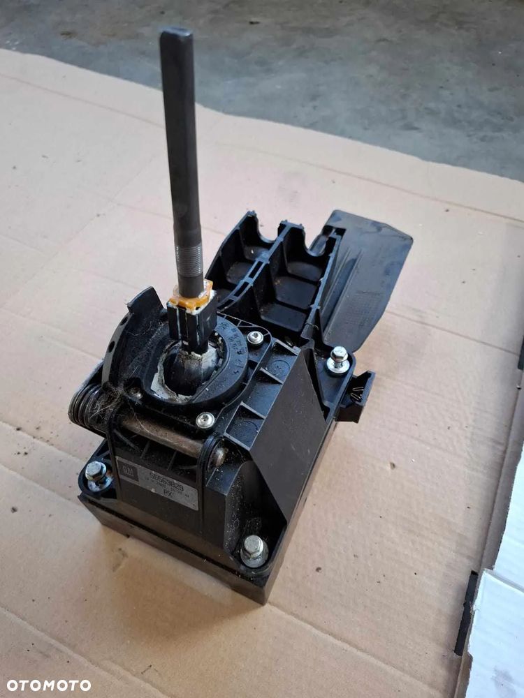 LEWAREK WYBIERAK SKRZYNI BIEGÓW OPEL INSIGNIA I A 08- 6 BIEGÓW - 1