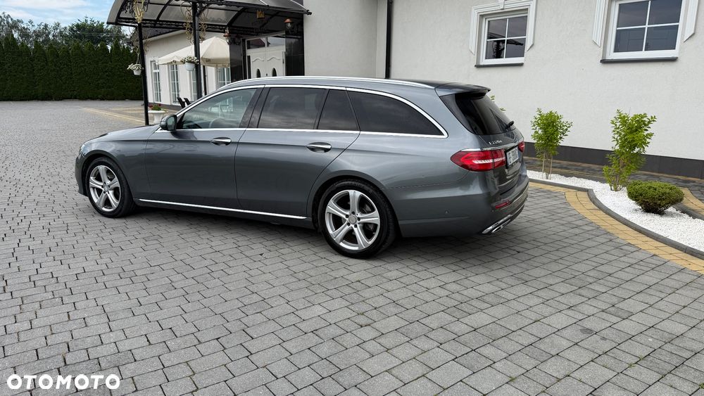 Mercedes-Benz Klasa E 220 d 4Matic 9G-TRONIC - 28