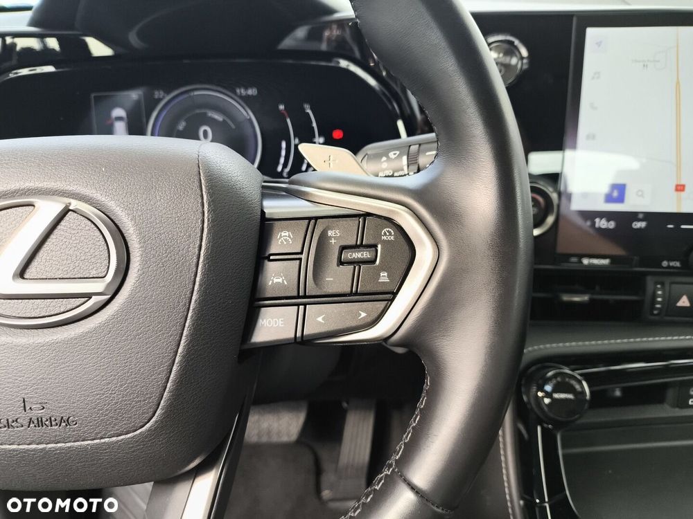 Lexus NX 350h Business AWD - 18