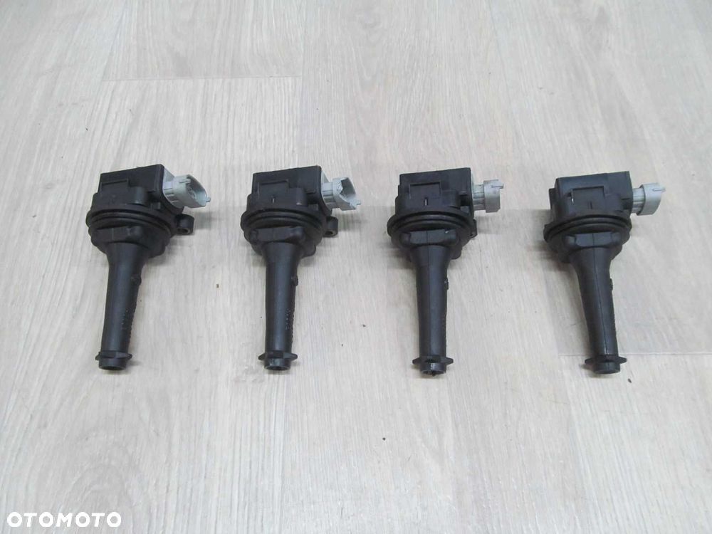 VOLVO S40 V50 S60 C70 V70 III 2.5 T5 CEWKA ZAPLONOWA 30713417 0221604010 - 8