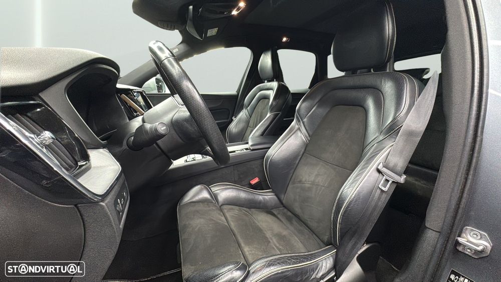 Volvo XC 60 2.0 T8 PHEV R-Design AWD - 14