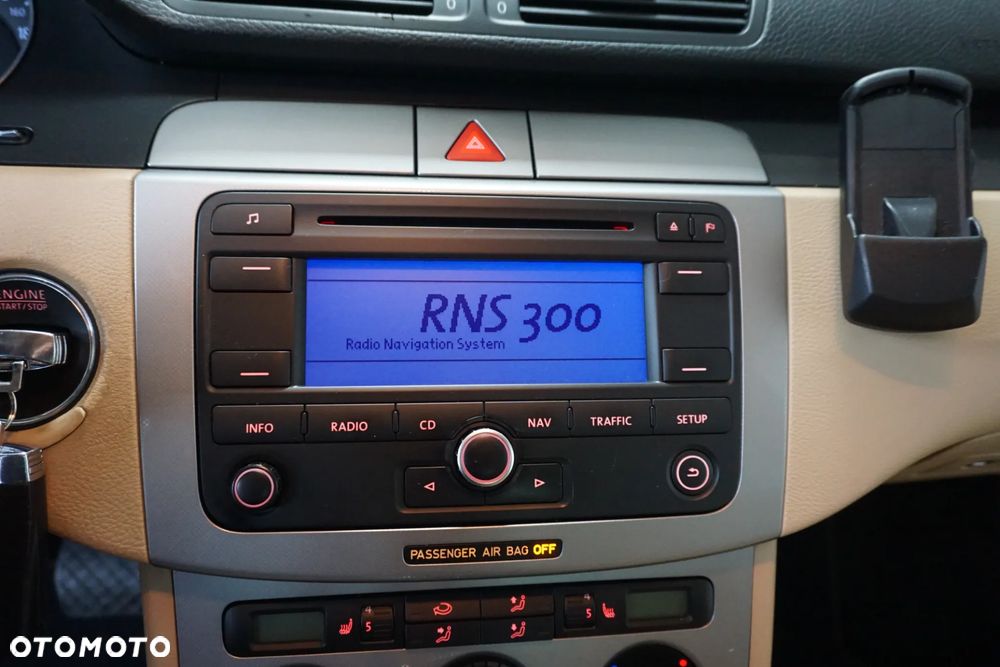 Volkswagen Passat 2.0 TDI DSG Comfortline - 35
