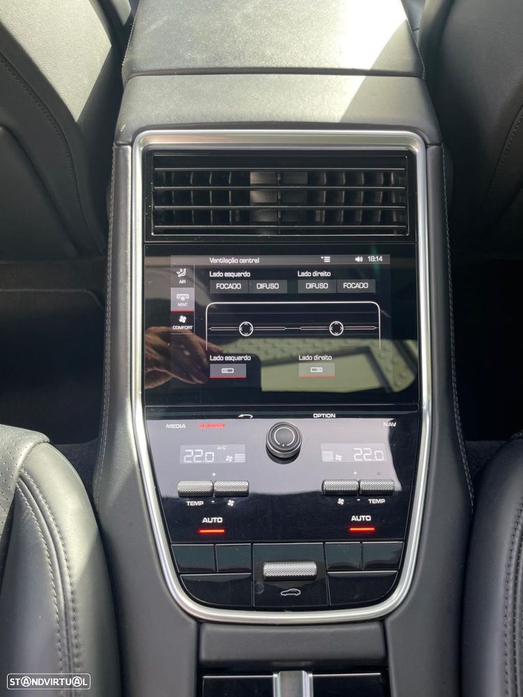 Porsche Panamera 4 E-Hybrid - 27