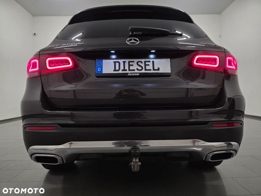 Mercedes-Benz GLC 220 d 4Matic 9G-TRONIC AMG Line Plus - 36