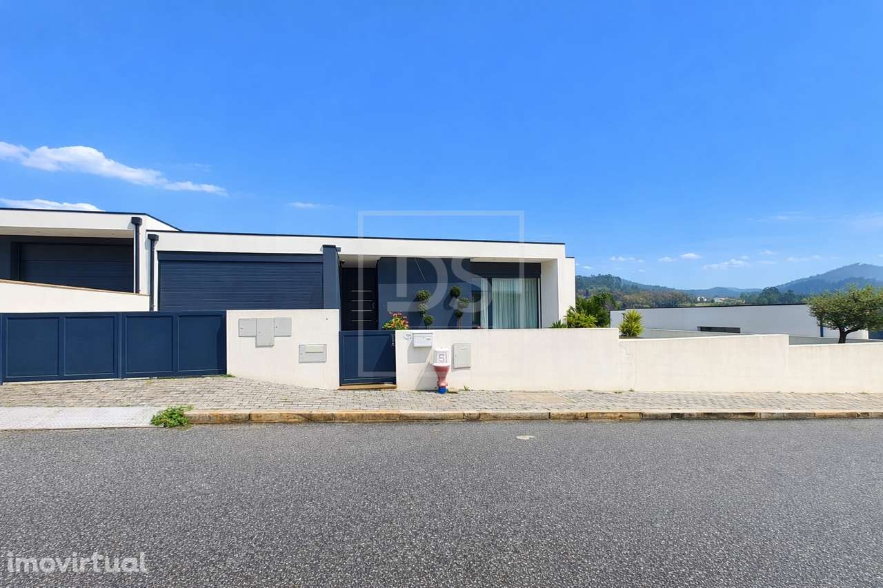 Moradia Contemporânea com Piscina e Jardim Privativo | Ponte de Lima - Grande imagem: 2/28