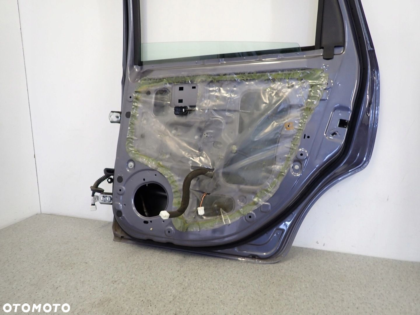 NISSAN NOTE E11 06-12 DRZWI TYLNE PRAWE B52 - 7