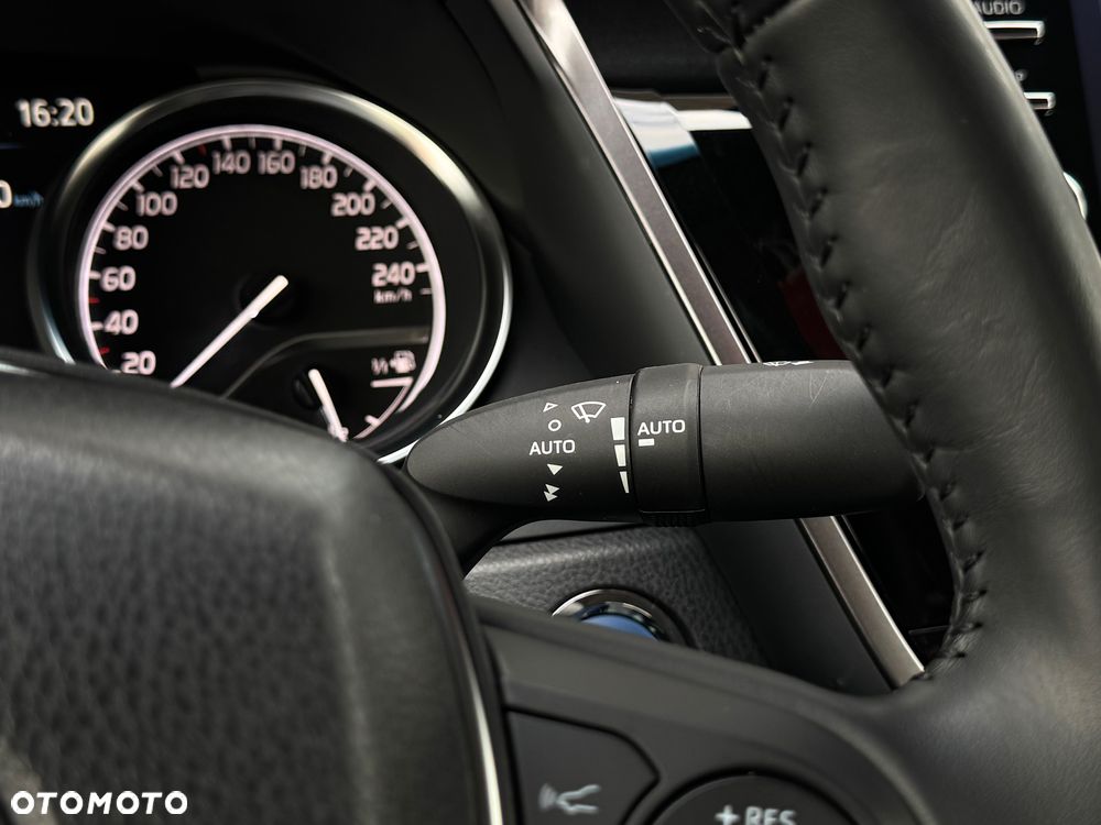 Toyota Camry 2.5 Hybrid Comfort CVT - 19