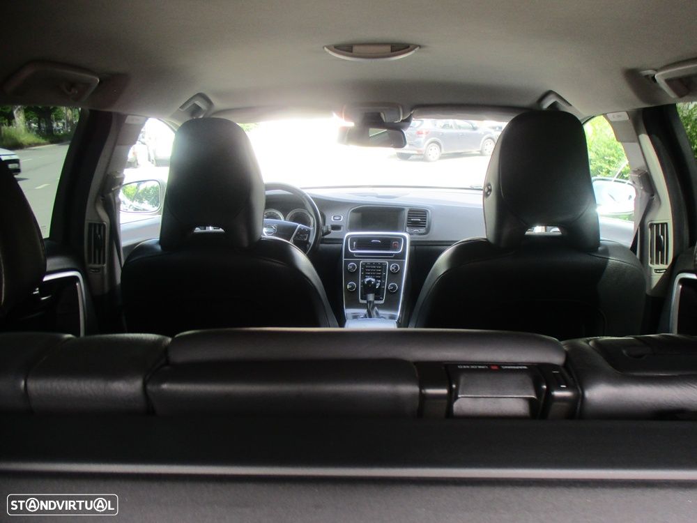 Volvo V60 DRIVe Momentum - 33