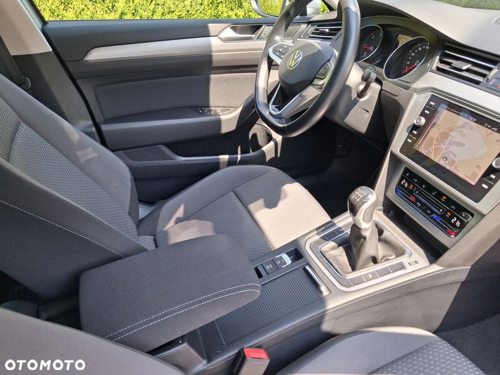 Volkswagen Passat 2.0 TDI EVO Business - 9