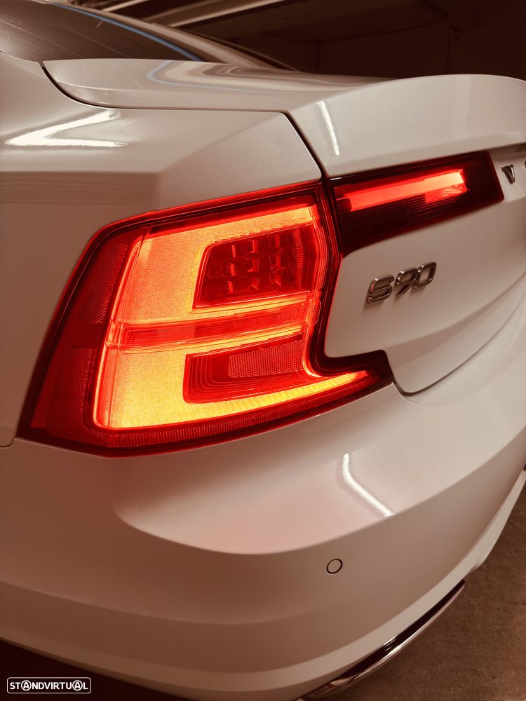 Volvo S90 T8 Twin Engine AWD Geartronic R Design - 53