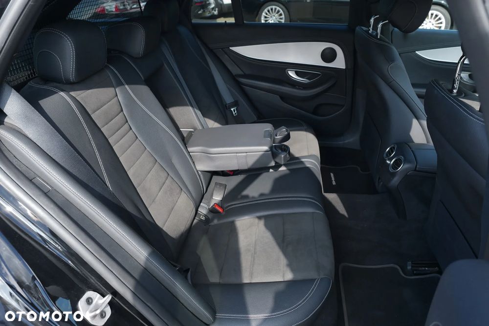 Mercedes-Benz Klasa E 300 AMG - 19
