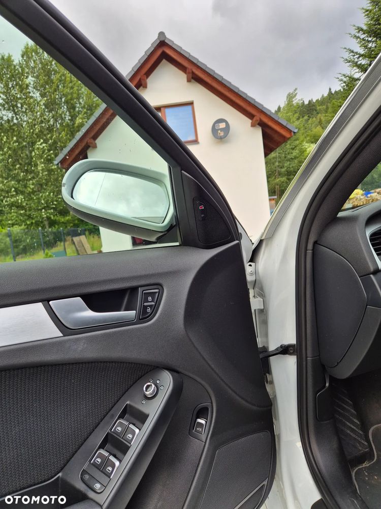 Audi A4 Avant 2.0 TDI DPF clean diesel quattro S tronic S line Sportpaket - 9