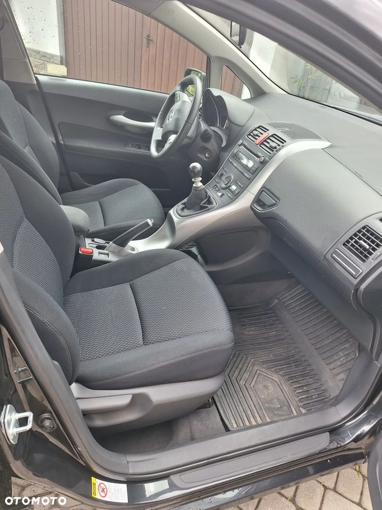Toyota Auris 1.6 Prestige - 9