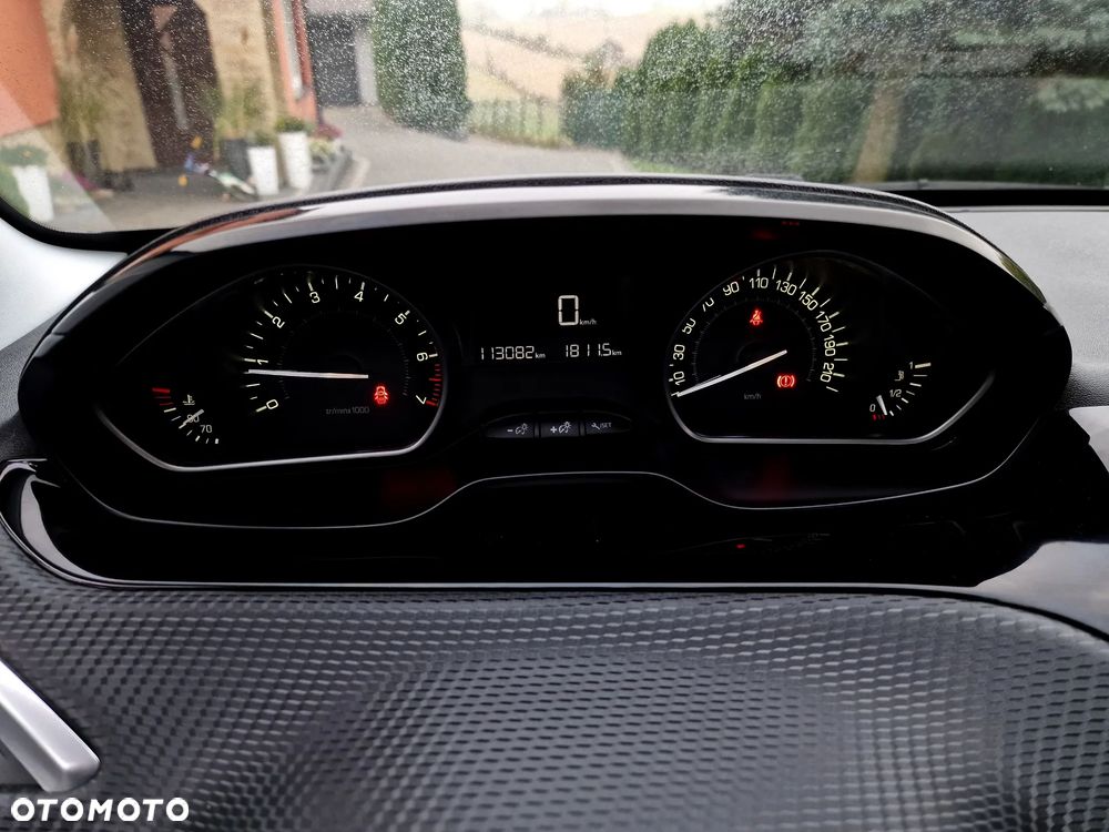 Peugeot 208 1.2 PureTech Style - 27