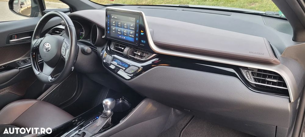 Toyota C-HR Hybrid Lounge - 15