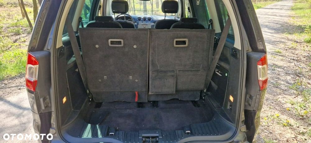 Ford Galaxy - 14